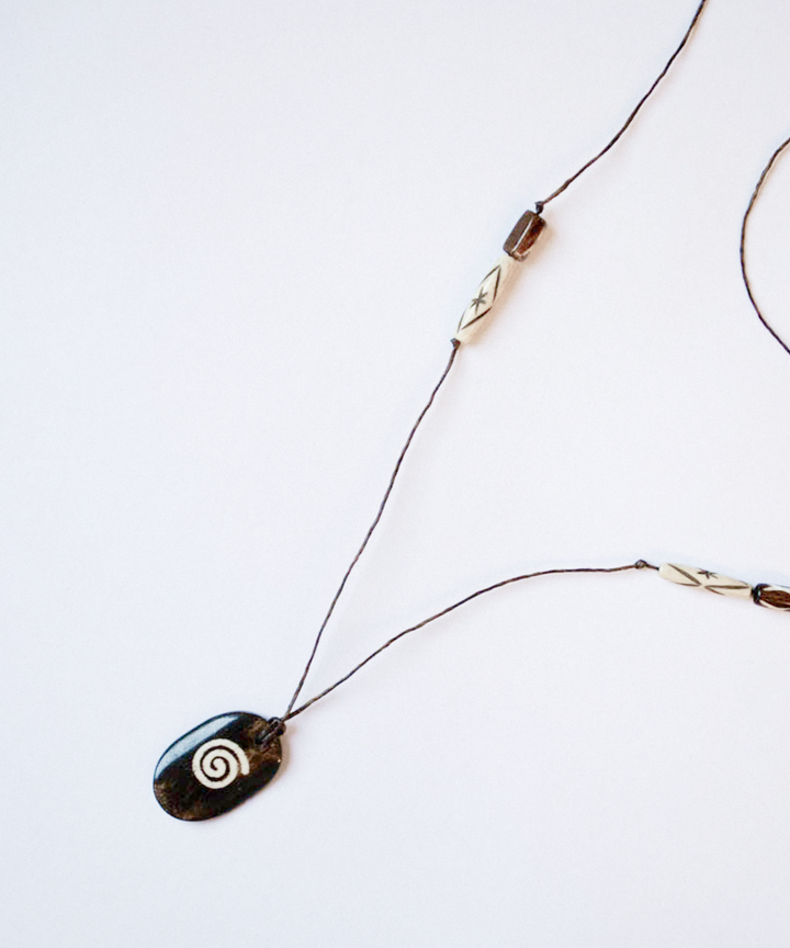 Totem oval necklace