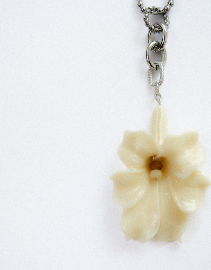Desert petal charm